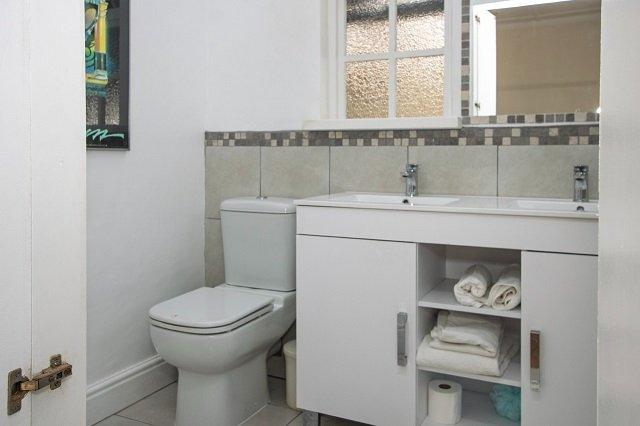 4 Bedroom Property for Sale in Fish Hoek Western Cape
